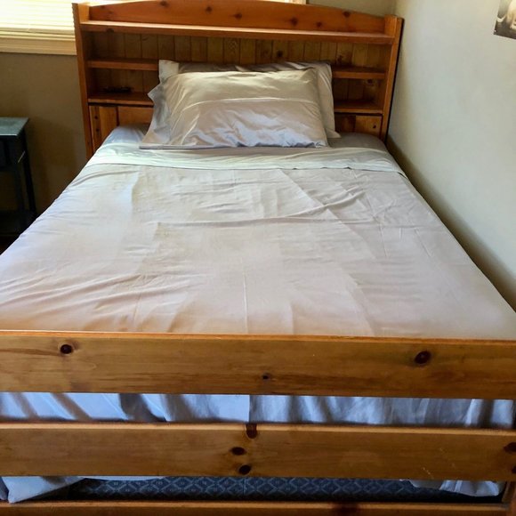 No brand / Not sure Other - Vintage Silver Water Bed Sheets Used King Two King Pillow Cases